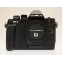 OLYMPUS EM 10 II NOIR + 2 BAT bhla0